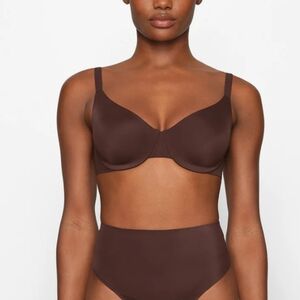 SKIMS Smoothing Intimates Full Coverage Bra